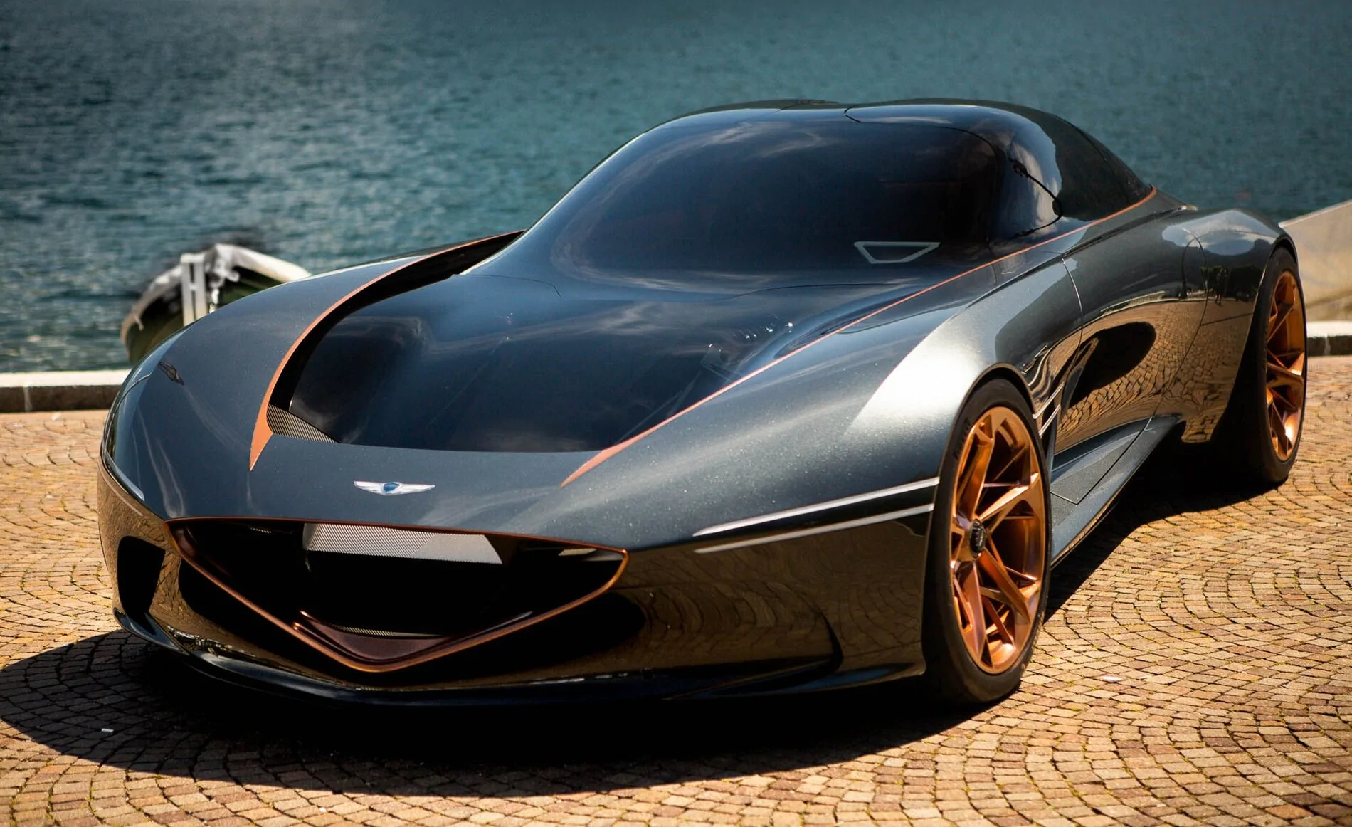 genesis-essentia-concept-101-1527776430.webp