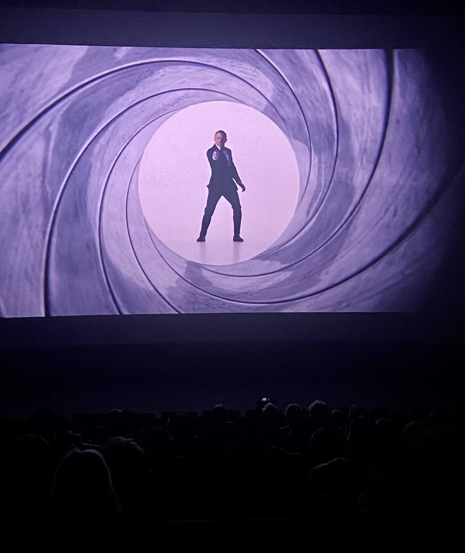 Electric Macan EV Aston Martin 126578FC-96F5-409A-9124-3868724C6E88