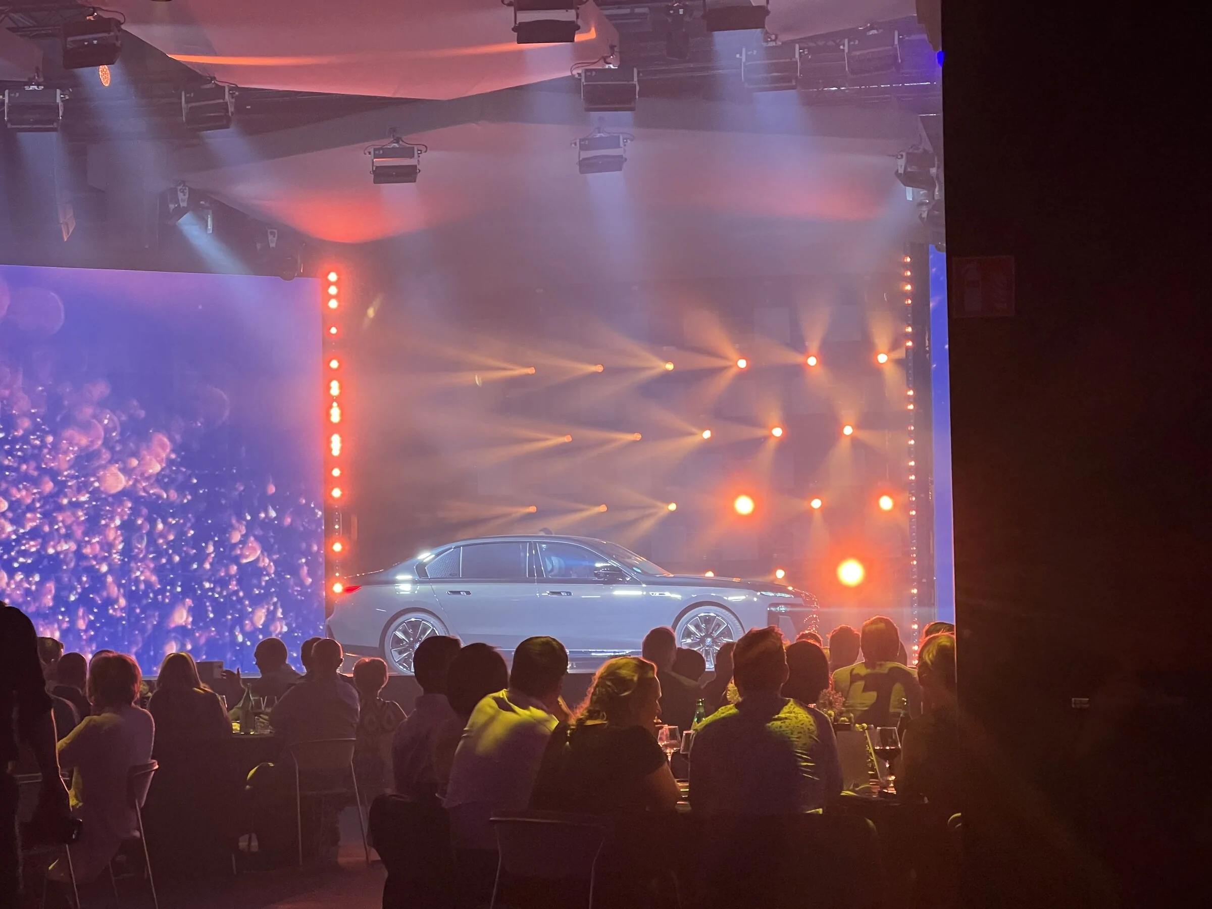 Electric Macan EV The New 7 Series BMW 7DA9CBD6-918B-41E1-8A40-572736E8516C