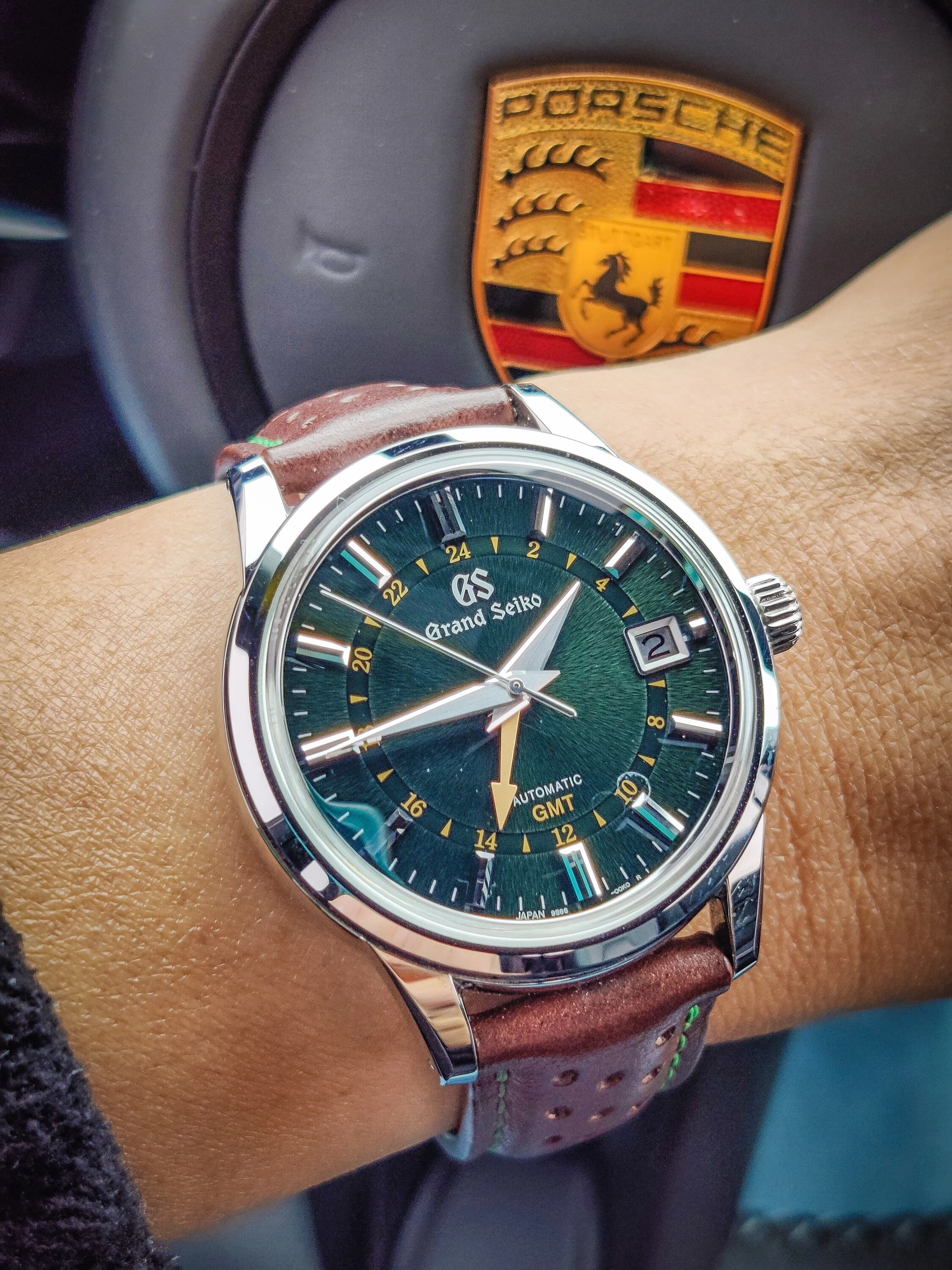 Electric Macan EV Watch collectors - let's talk watches here! PSX_20221202_134540