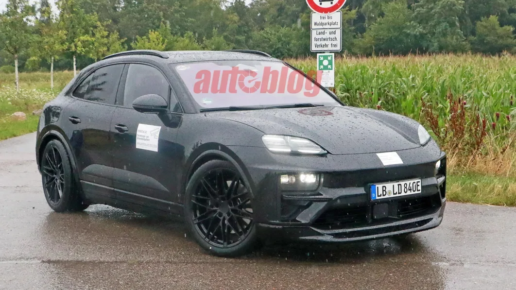 Electric Macan EV Macan EV spotted nearly undisguised Porsche-Macan-EV-drops-camo-21-copy