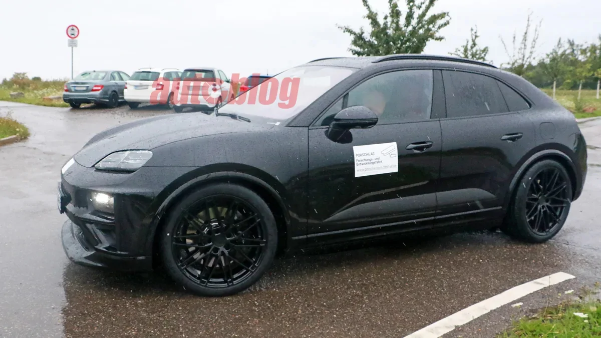 Electric Macan EV Macan EV spotted nearly undisguised Porsche-Macan-EV-drops-camo-29-copy