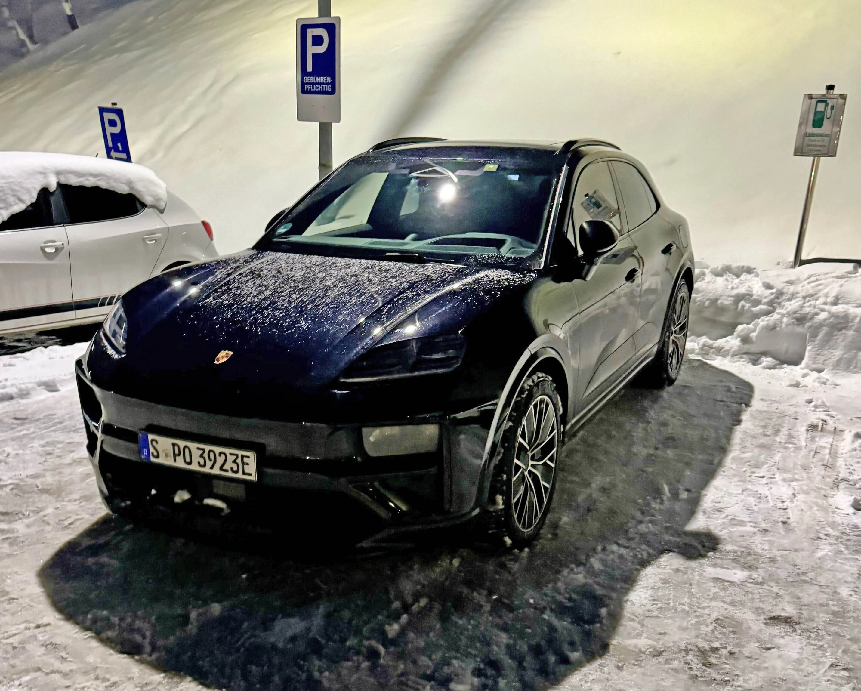 Electric Macan EV Spotted Macan EV in the wild! img_0495-jpeg