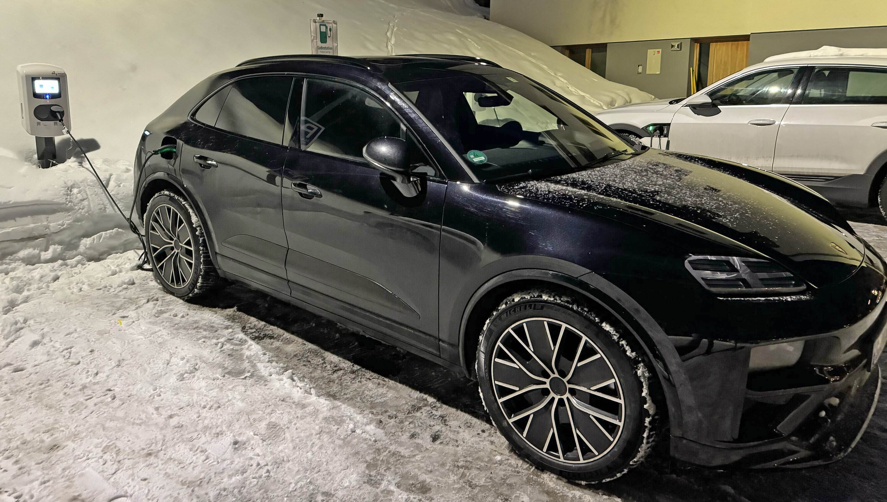 Electric Macan EV Spotted Macan EV in the wild! img_0500-jpe