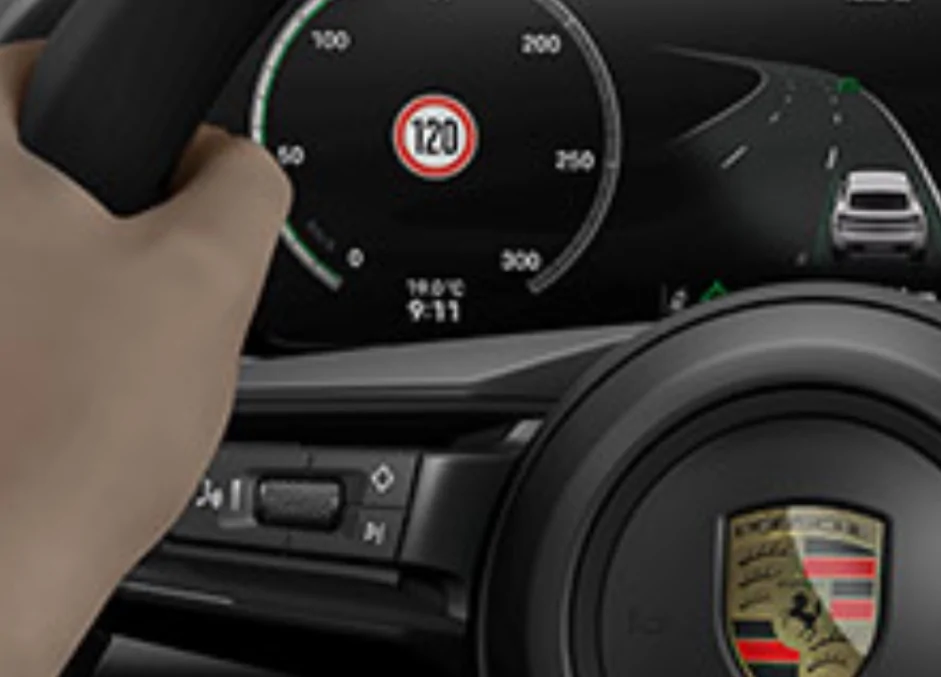 Electric Macan EV Speed limit info in intstrument cluster - Innodrive only? IMG_1610