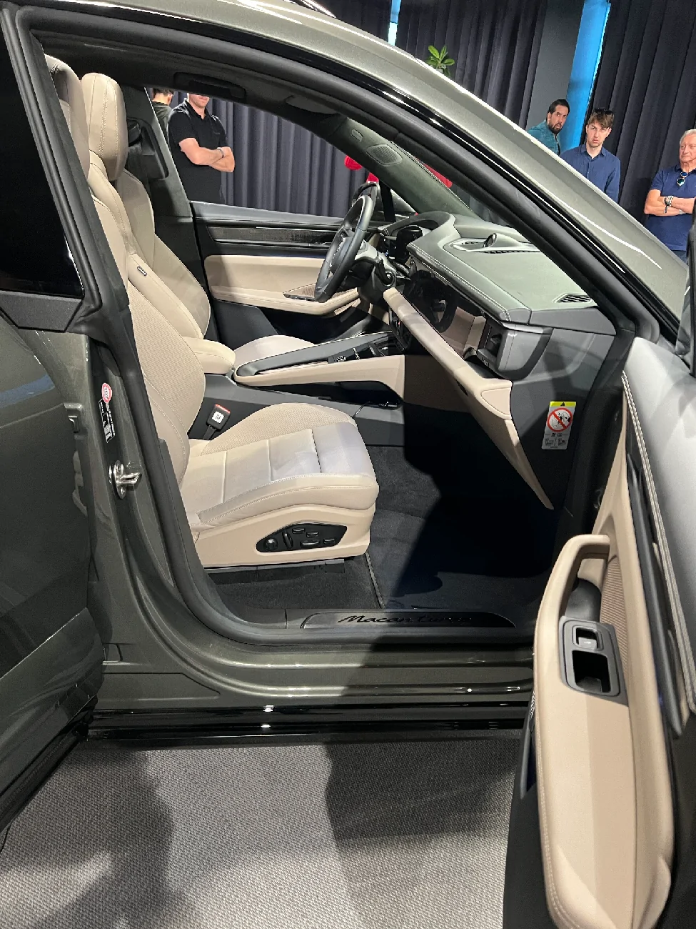 Electric Macan EV Macan EV Presentation in PEC Franciacorta (ITALY) -- Turbo and Macan EV 4 (Aventurine Green + Provence) IMG_4281