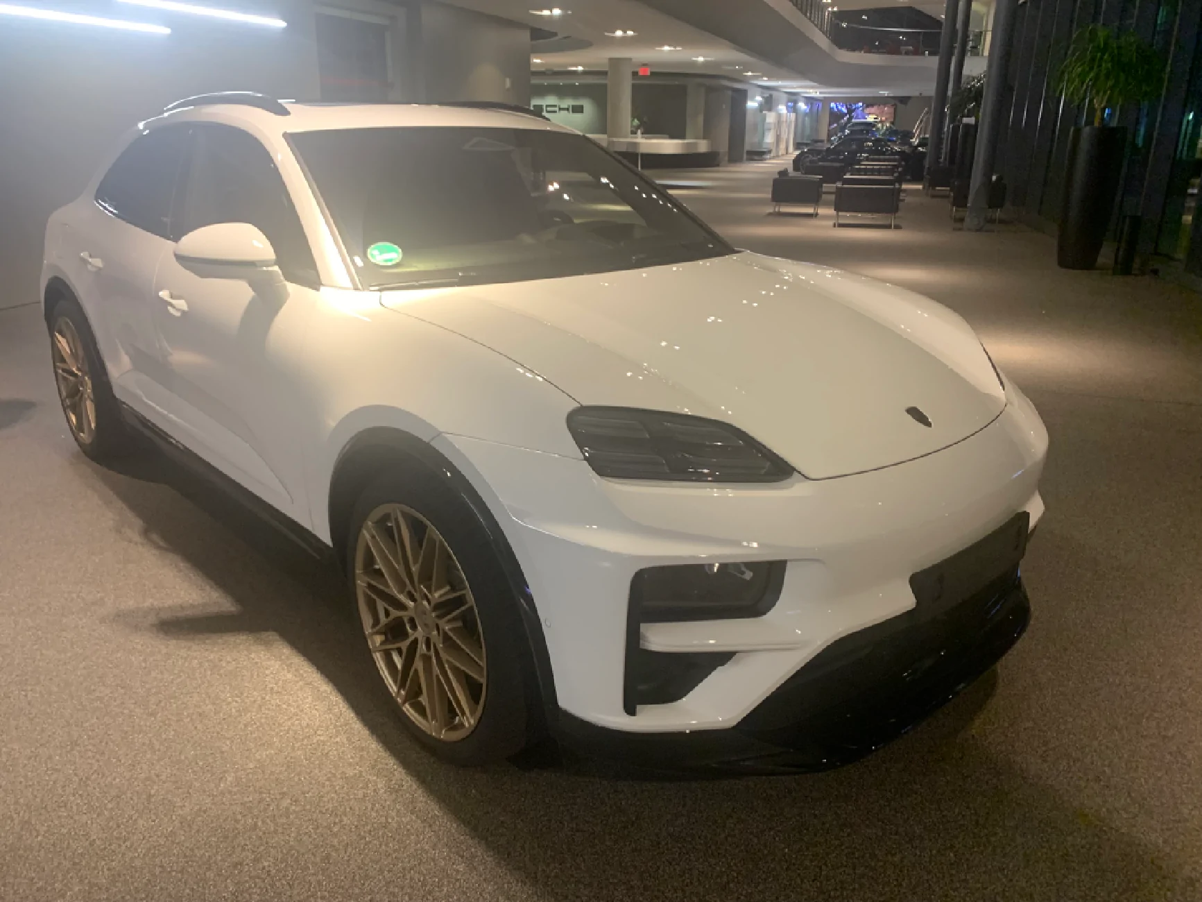 Electric Macan EV Test drive review of Macan EV @ PEC ATL Experience w/ comparison vs. ICE Macan IMG_1790