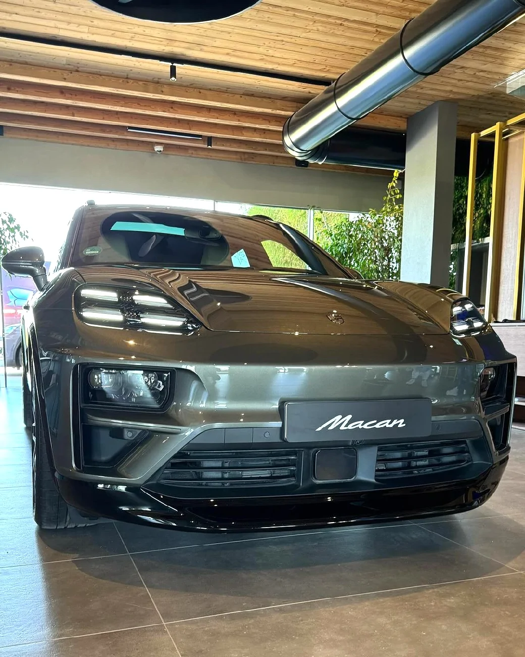 Electric Macan EV AVENTURINE GREEN Macan EV Photos Thread Electric Porsche Macan EV Aventurine Green Color 2