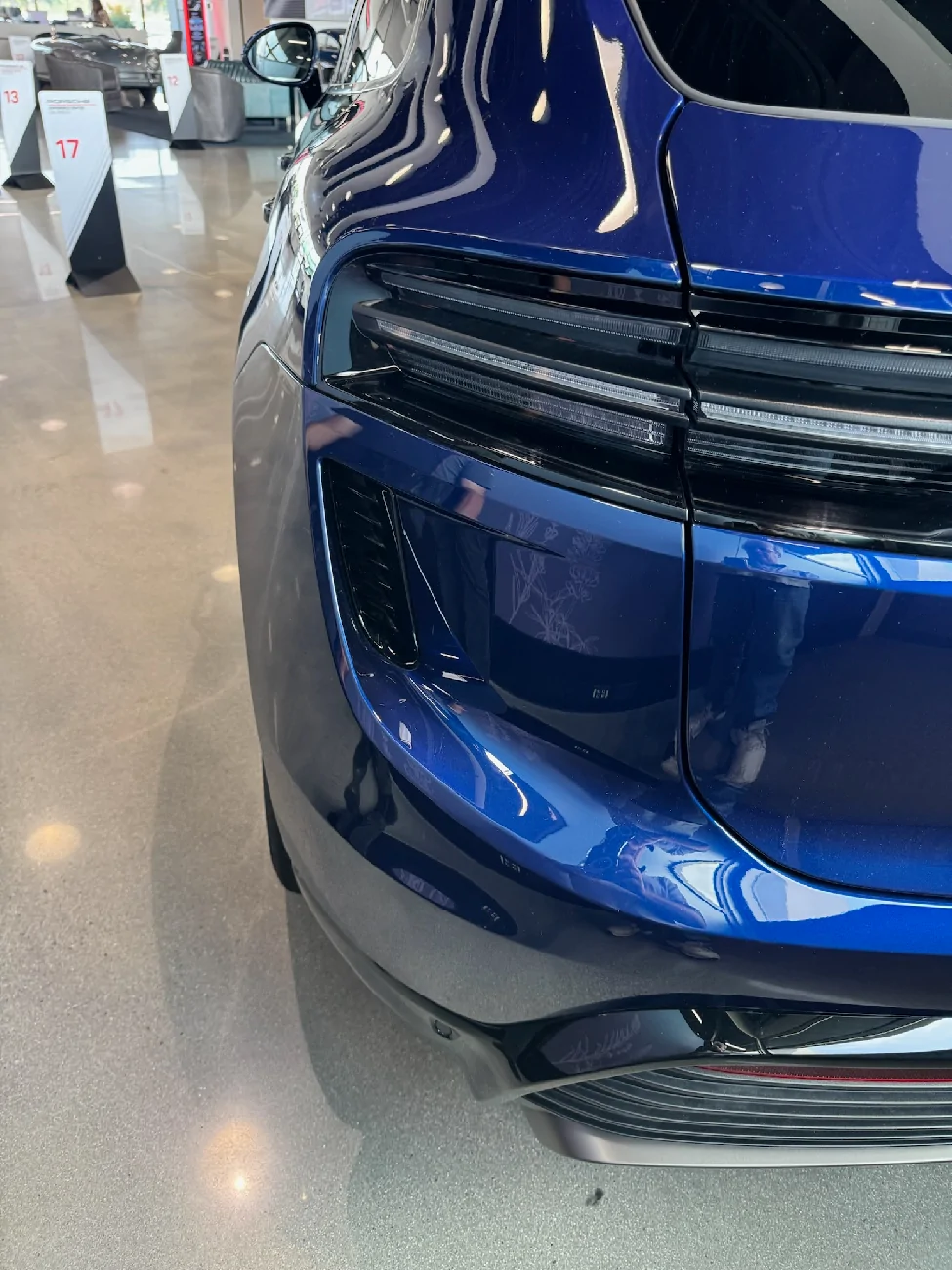 Electric Macan EV GENTIAN BLUE Macan EV Photos Macan EV Gentian Blue Metallic 1 (1)