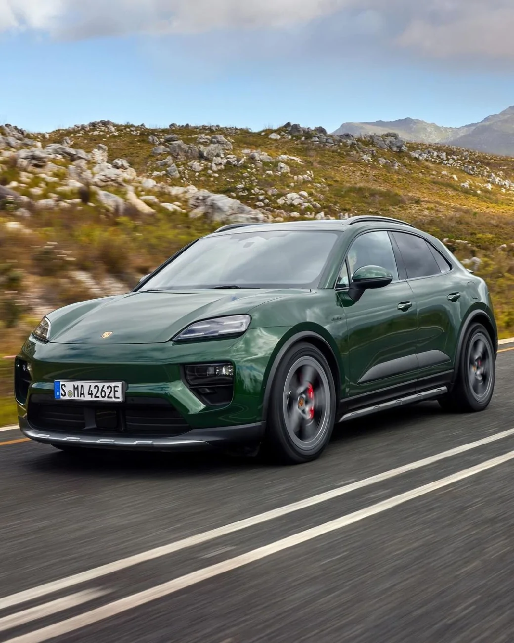 Electric Macan EV OAK GREEN Macan EV Photos Thread Oak Green Electric Macan EV Electric3