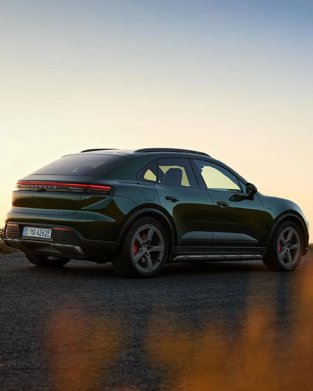 Electric Macan EV OAK GREEN Macan EV Photos Thread Oak Green Electric Macan EV Electric4