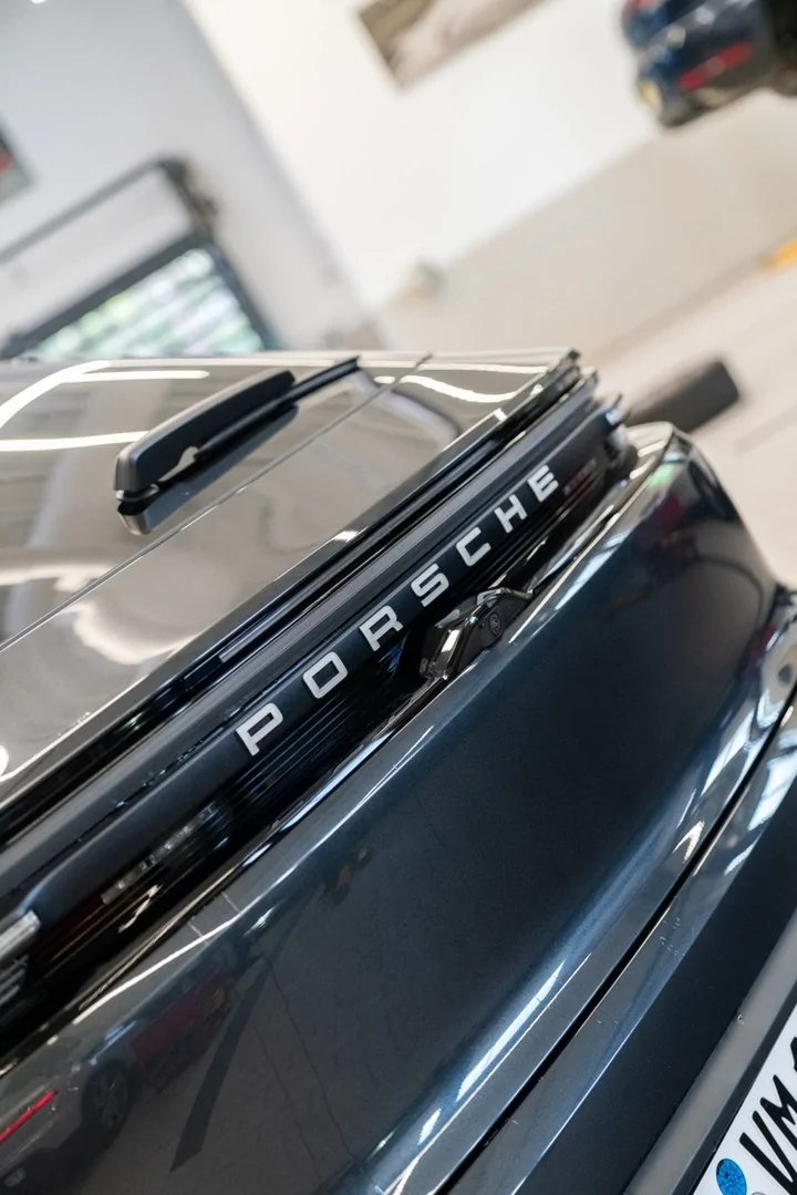 Electric Macan EV VOLCANO GREY Macan EV Photos Thread Volcano Grey Electric Macan EV on 22%22 inch RS Spyder wheels in Neodym 1