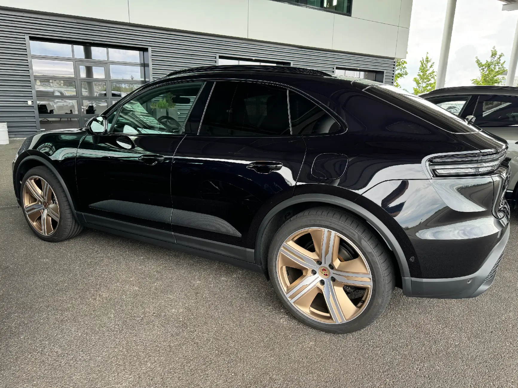 Electric Macan EV BLACK & JET BLACK METALLIC Macan EV Photos Thread IMG_5879