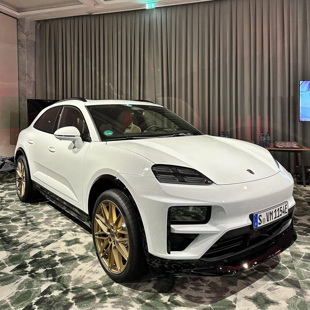 Electric Macan EV ICE GREY Macan EV Photos Thread 22%22 inch RS Spyder wheels in Neodyme on Porsche Macan Turbo EV in whit
