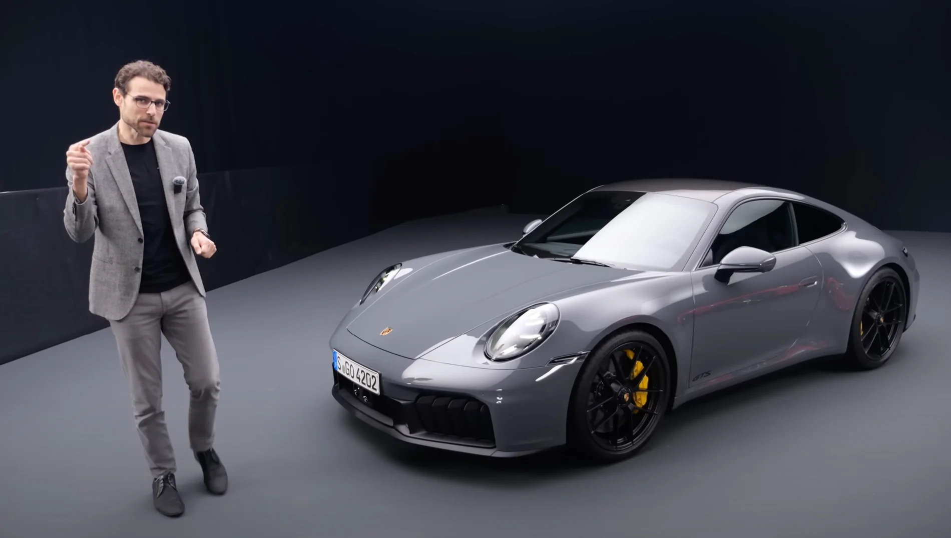 Electric Macan EV Slate Grey Neo versus Ice Grey Metallic JPEG image 3