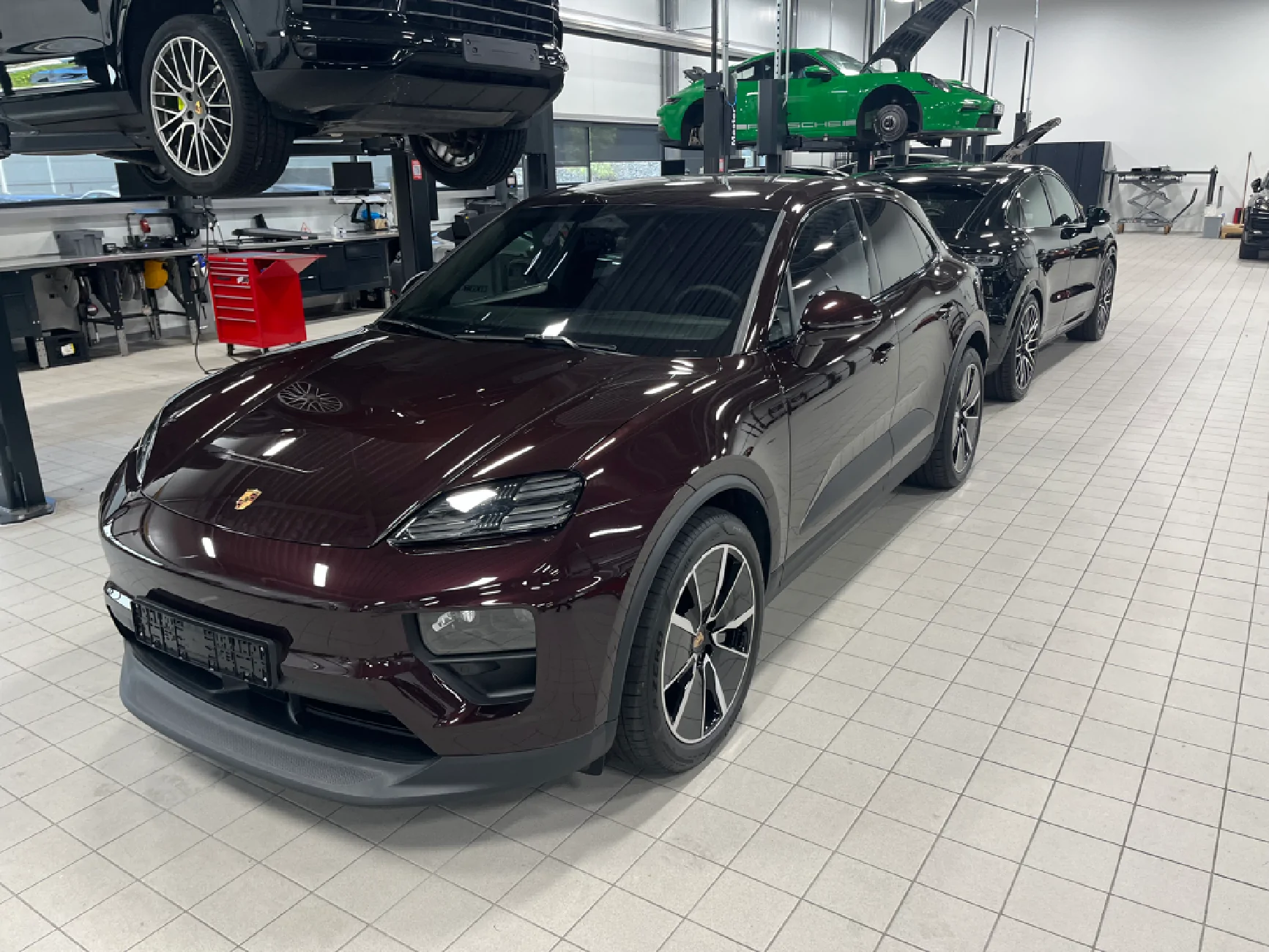 Electric Macan EV Placed your Macan EV order? Post your configuration! 🙋🏻‍♂️ IMG_2761