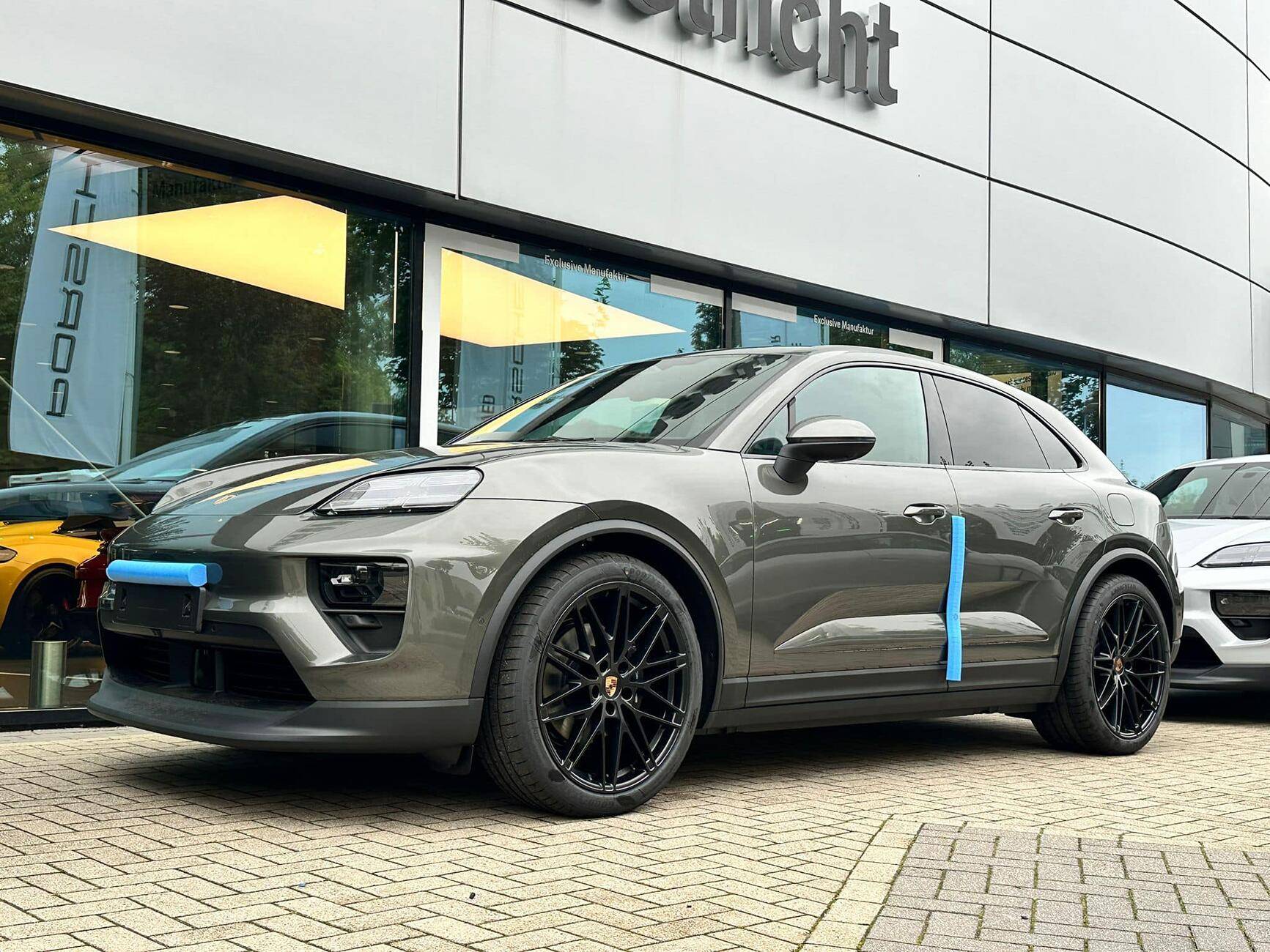 Electric Macan EV AVENTURINE GREEN Macan EV Photos Thread 1725023610688-r8