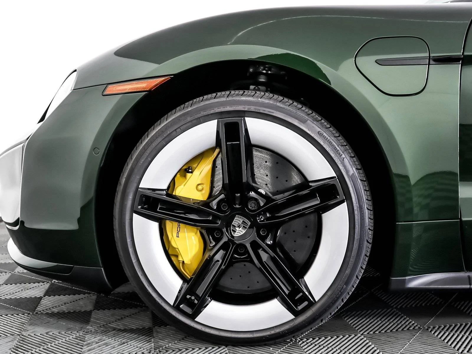 Electric Macan EV OAK GREEN Macan EV Photos Thread 1000006654