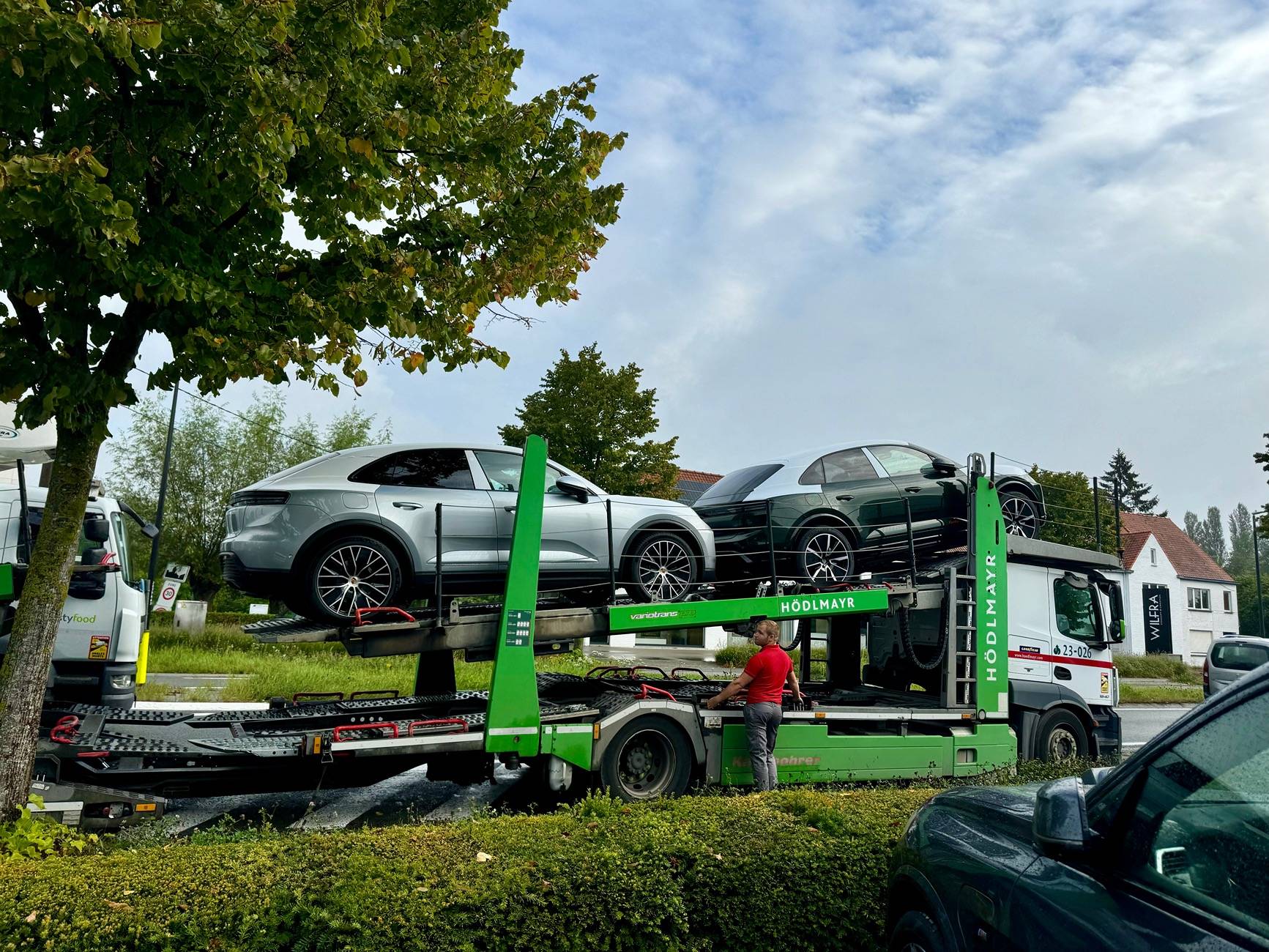 Electric Macan EV New Macan 4 and Turbo EV delivery to local dealer (photos) IMG_5938
