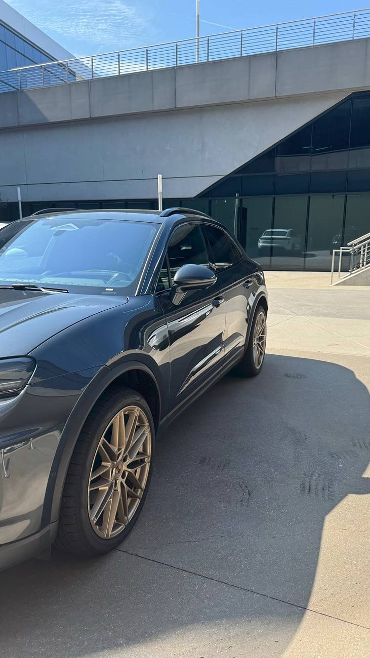 Electric Macan EV Placed your Macan EV order? Post your configuration! 🙋🏻‍♂️ IMG_7908