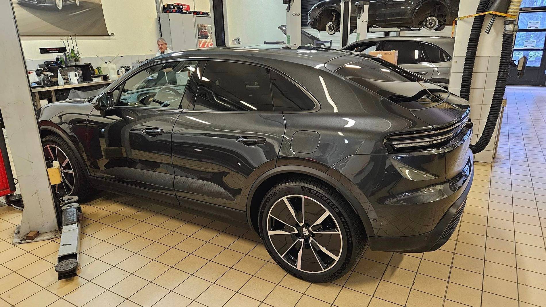 Electric Macan EV VOLCANO GREY Macan EV Photos Thread Volcano Grey 2024 Macan 4 EV Electric 2