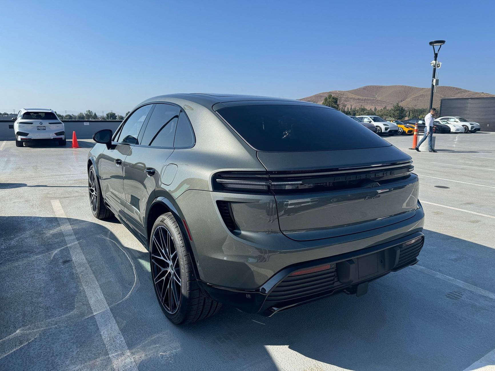 Electric Macan EV AVENTURINE GREEN Macan EV Photos Thread Aventurine Green 2024 Macan EV 2