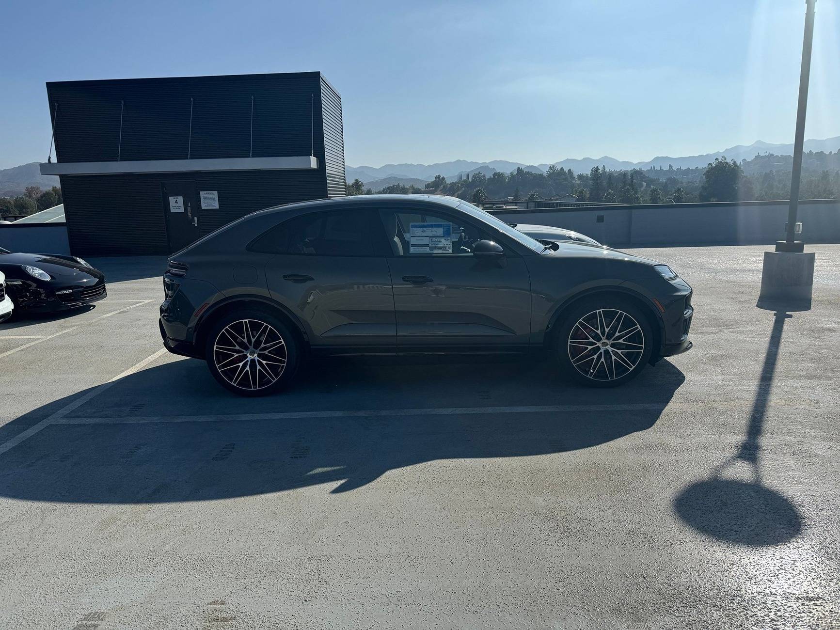 Electric Macan EV AVENTURINE GREEN Macan EV Photos Thread Aventurine Green 2024 Macan EV 3