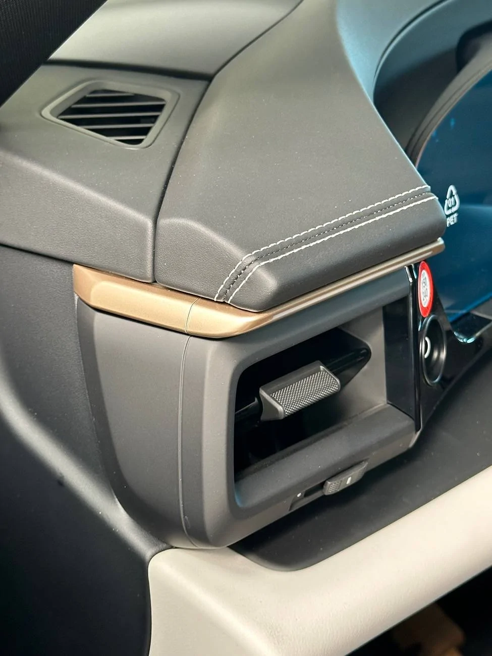 Electric Macan EV New Macan 4 and Turbo EV delivery to local dealer (photos) IMG_2635