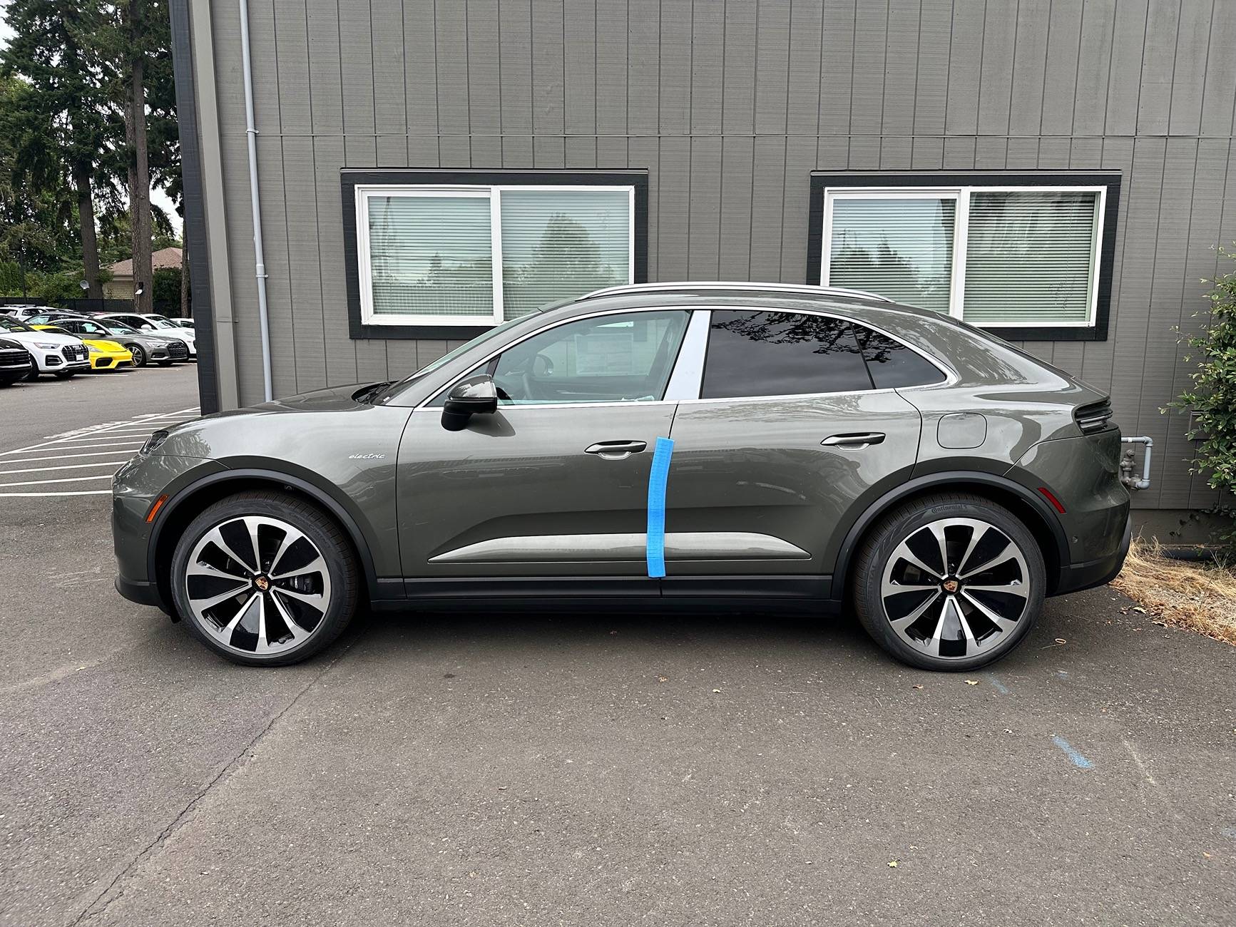 Electric Macan EV AVENTURINE GREEN Macan EV Photos Thread IMG_4595