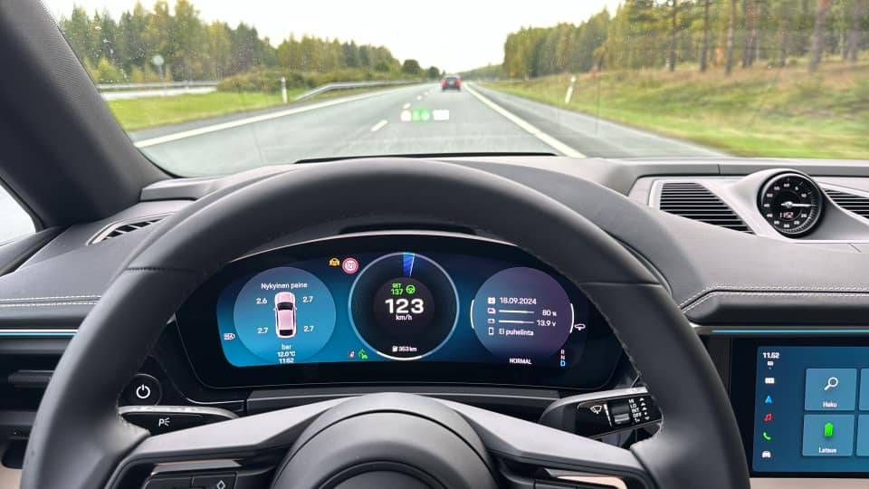 Electric Macan EV First Delivery (Customer) of Macan EV today Sep 18! 👍 2024-macan-ev-