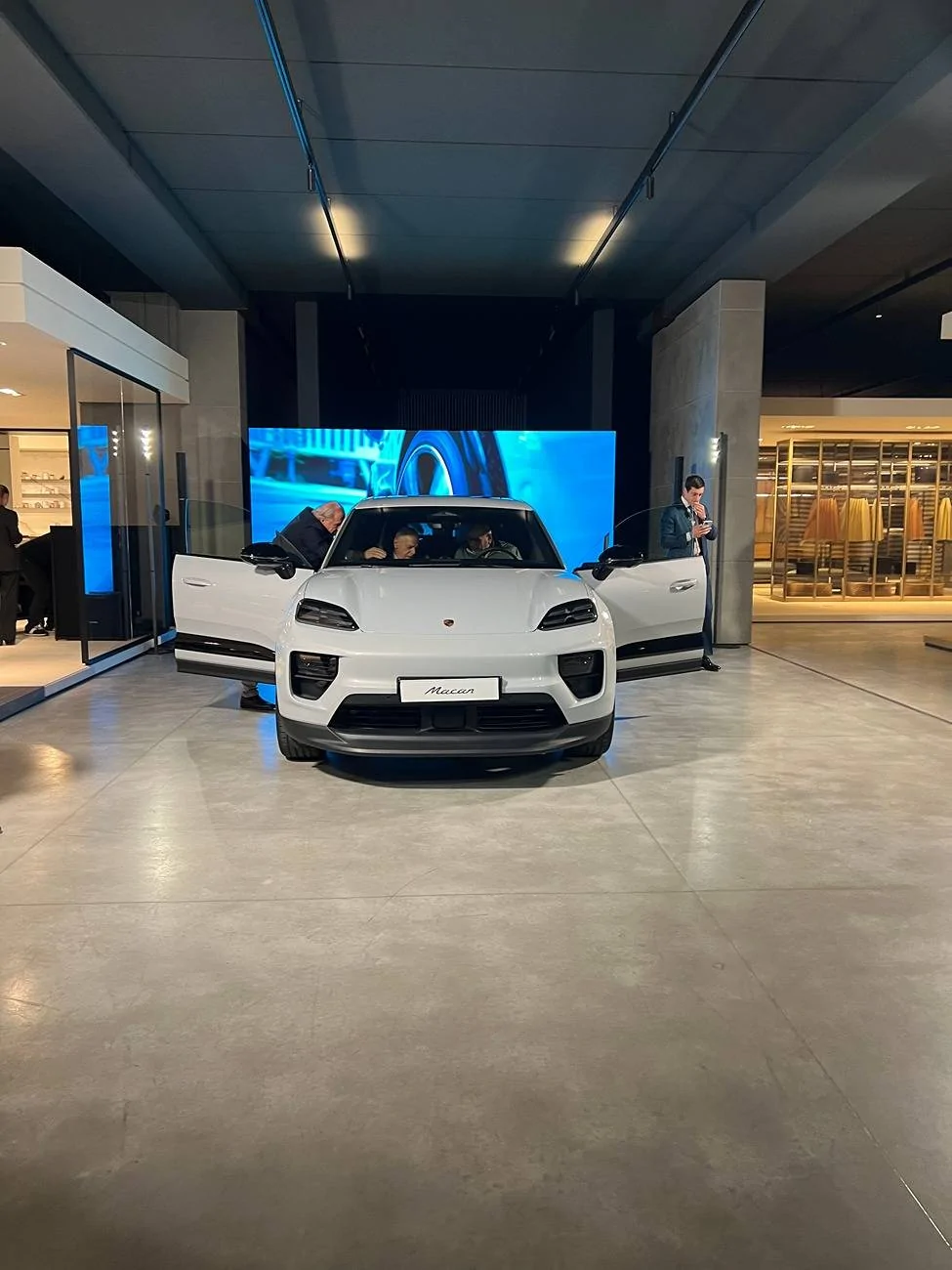 Electric Macan EV Italian official unveiling 2024 09 19 - Porsche Como IMG_4874