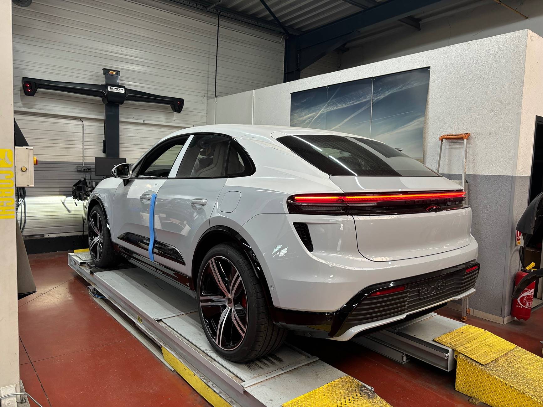 Electric Macan EV ICE GREY Macan EV Photos Thread IMG_2280