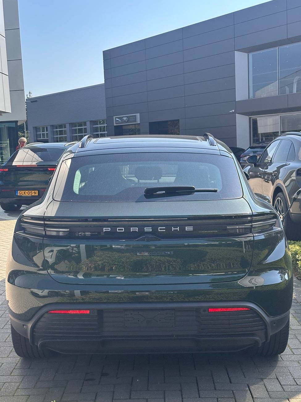 Electric Macan EV OAK GREEN Macan EV Photos Thread 1726843783035-fq