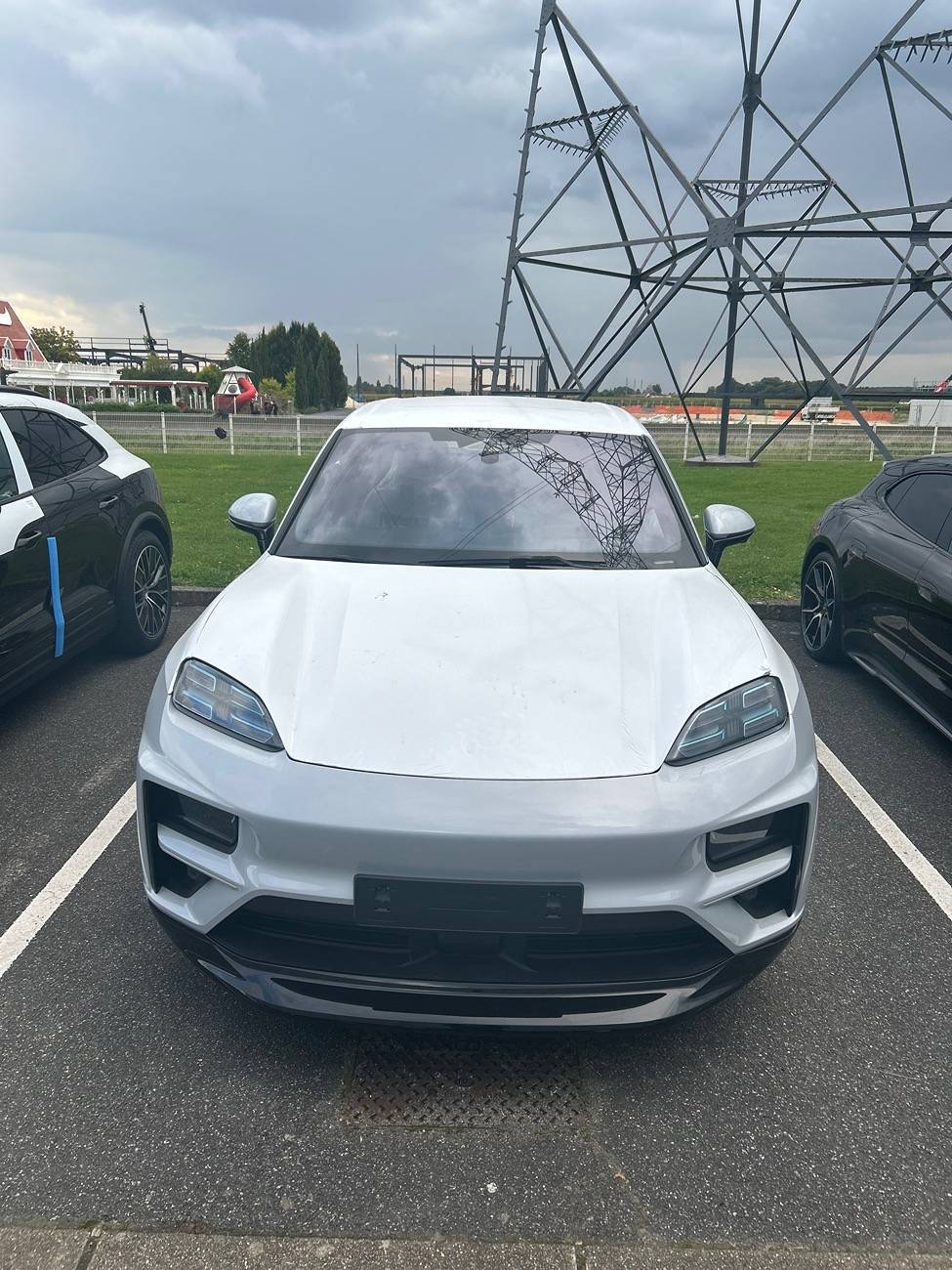 Electric Macan EV ICE GREY Macan EV Photos Thread 74853824118__6DC776D3-15F9-4140-BE01-95A1379F4D54