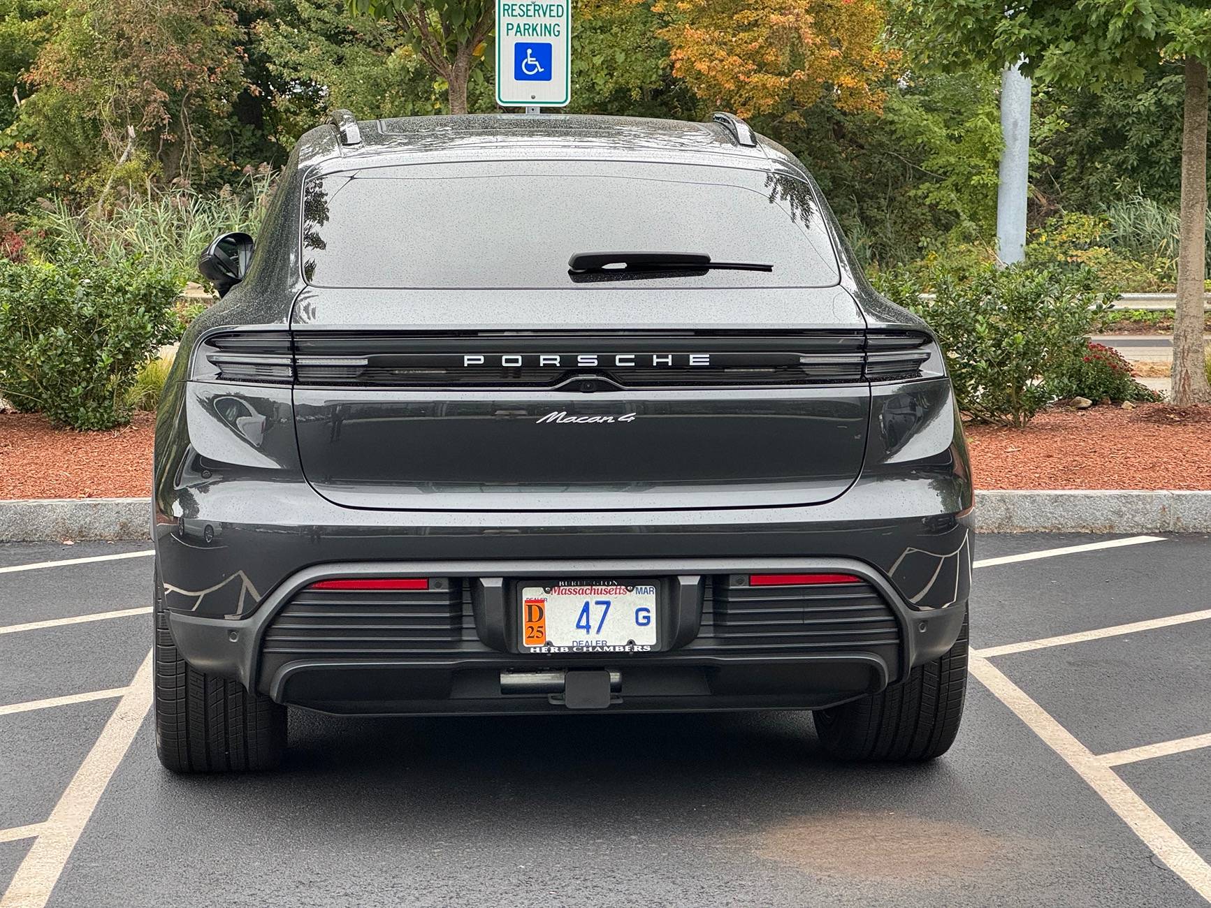 Electric Macan EV VOLCANO GREY Macan EV Photos Thread IMG_1073