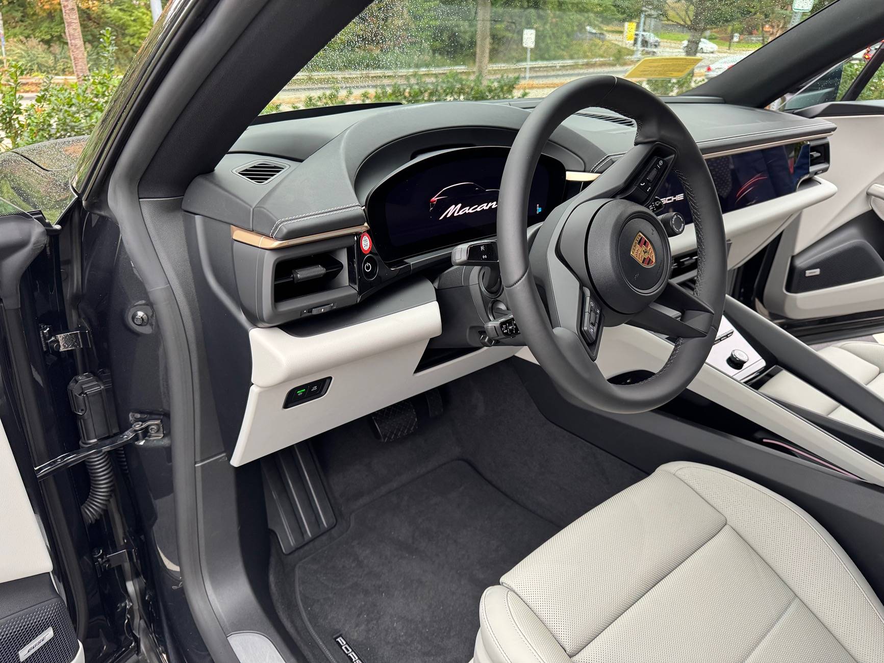 Electric Macan EV VOLCANO GREY Macan EV Photos Thread IMG_1093