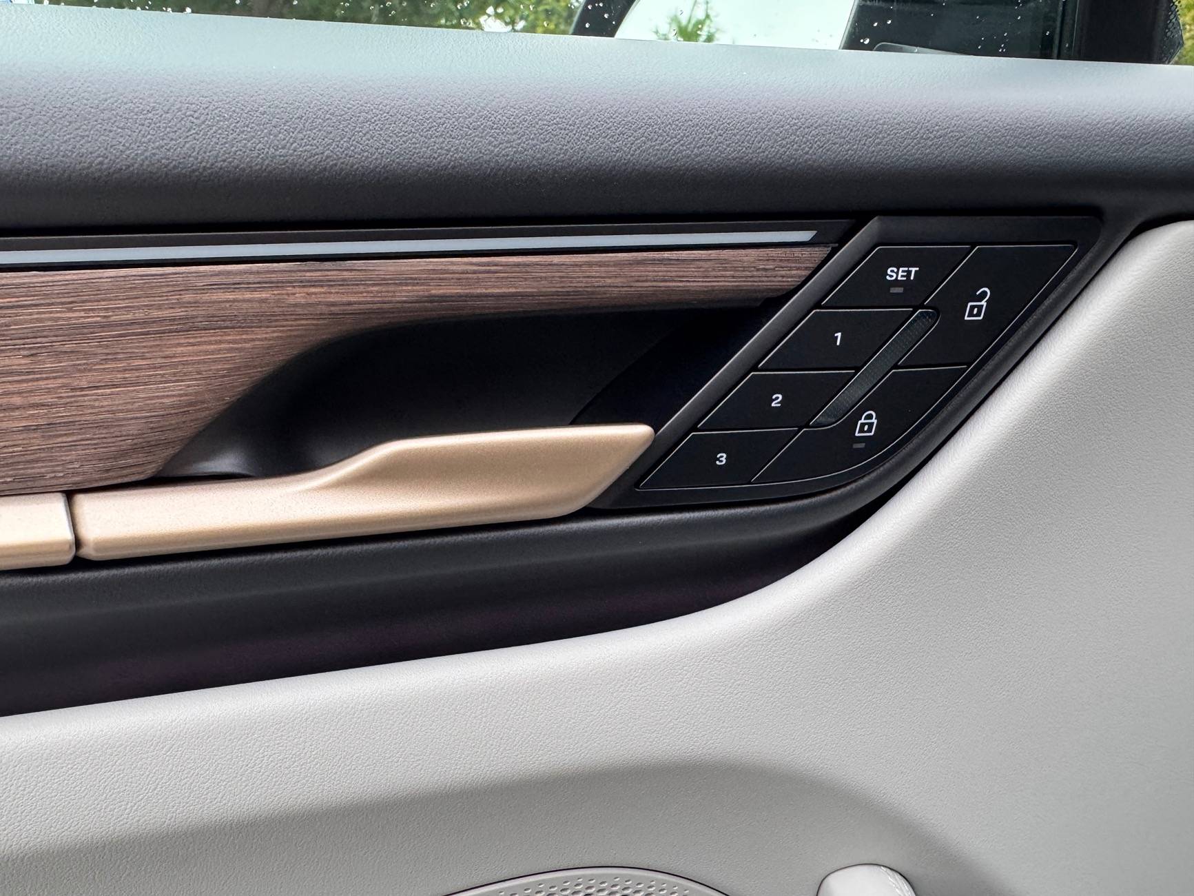 Electric Macan EV VOLCANO GREY Macan EV Photos Thread IMG_1094