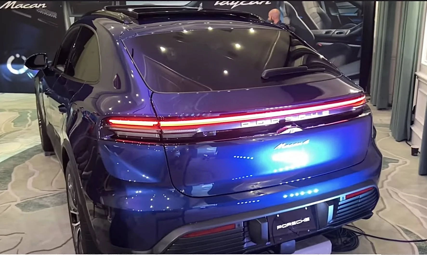 Electric Macan EV GENTIAN BLUE Macan EV Photos IMG_5342