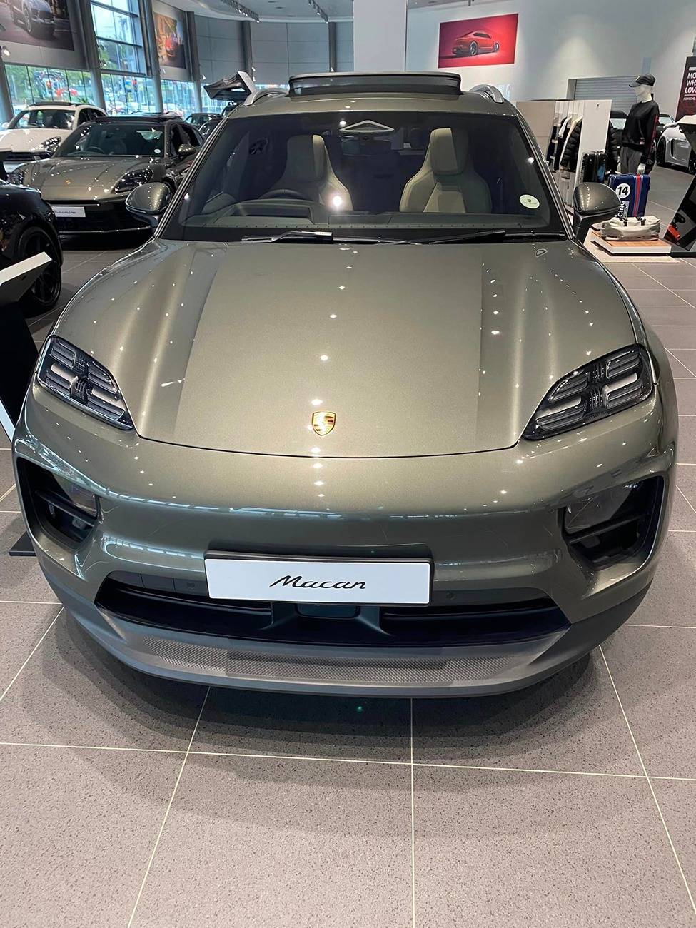 Electric Macan EV AVENTURINE GREEN Macan EV Photos Thread Aventurine Green Macan 4 EV 4
