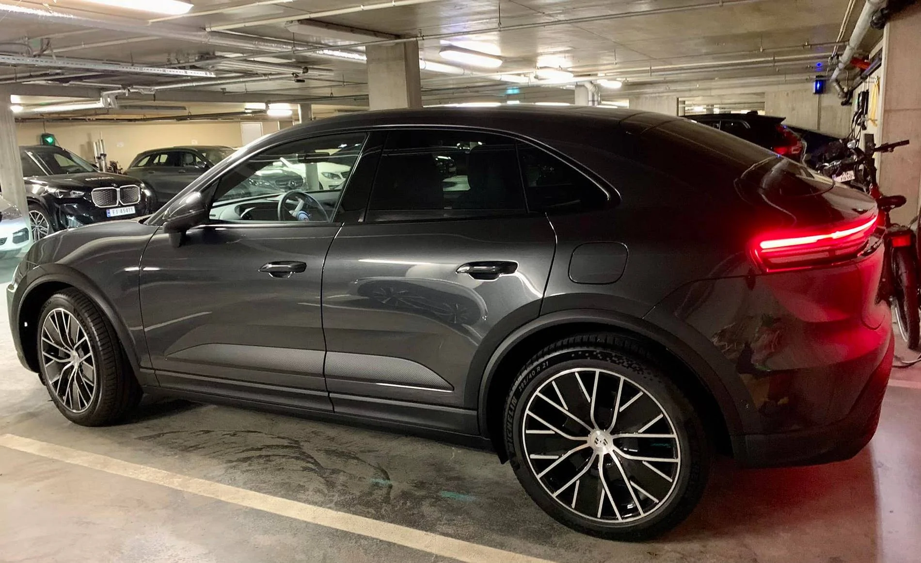 Electric Macan EV VOLCANO GREY Macan EV Photos Thread volcano gray macan 4 ev
