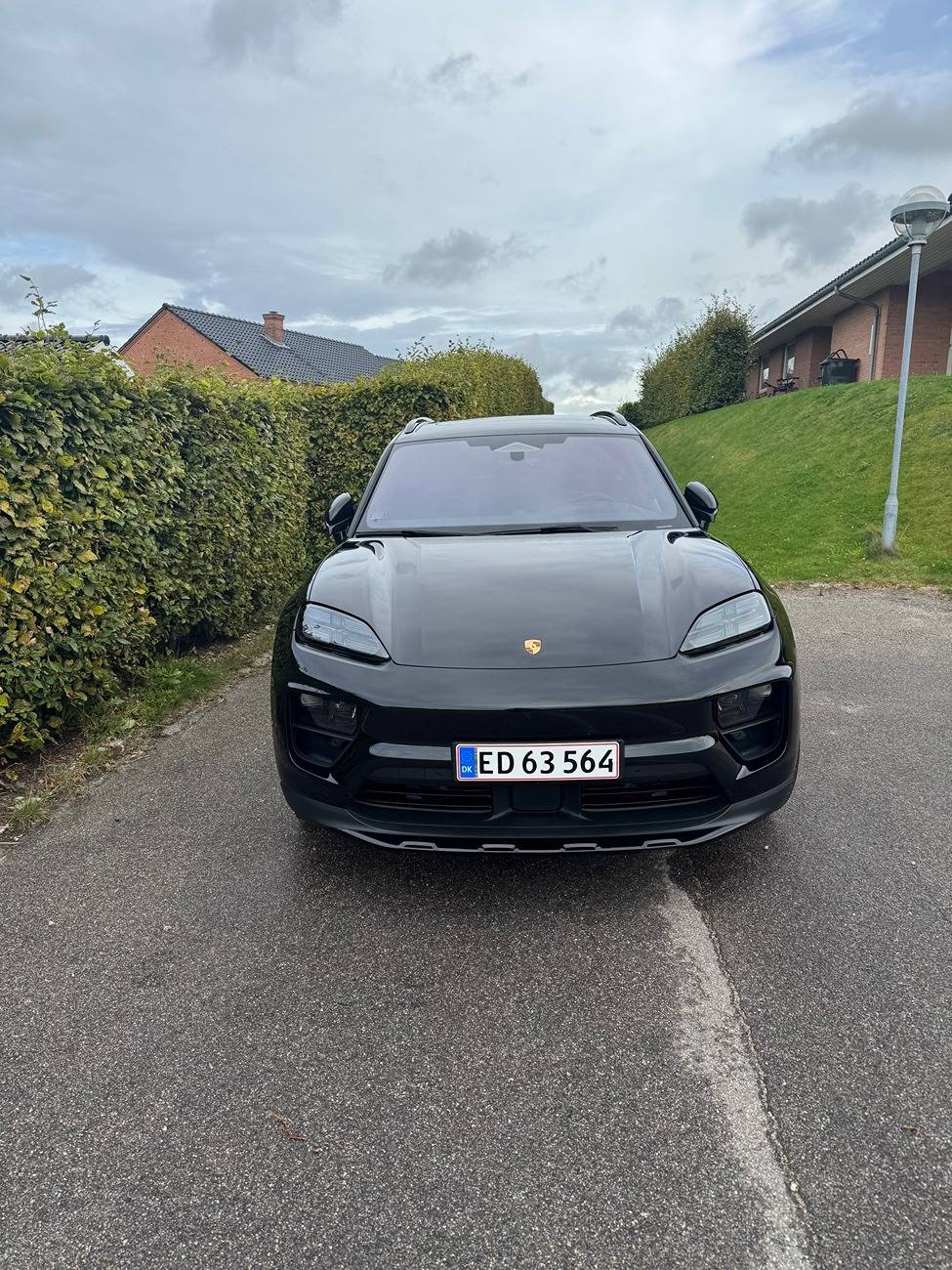 Electric Macan EV BLACK & JET BLACK METALLIC Macan EV Photos Thread 461154263_10234946613355151_1612700036185104070_n