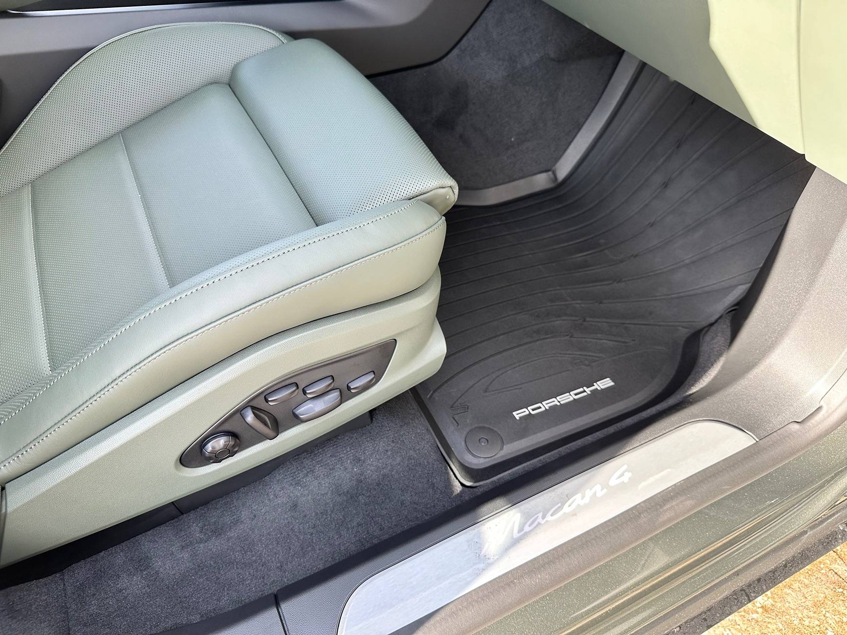 Electric Macan EV OEM Rubber All-Weather Floor Mats and Cargo Tray - installed photos IMG_4644