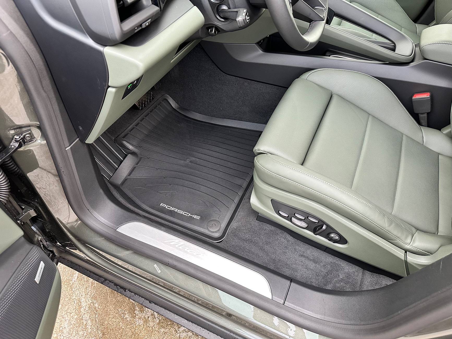 Electric Macan EV OEM Rubber All-Weather Floor Mats and Cargo Tray - installed photos IMG_4641