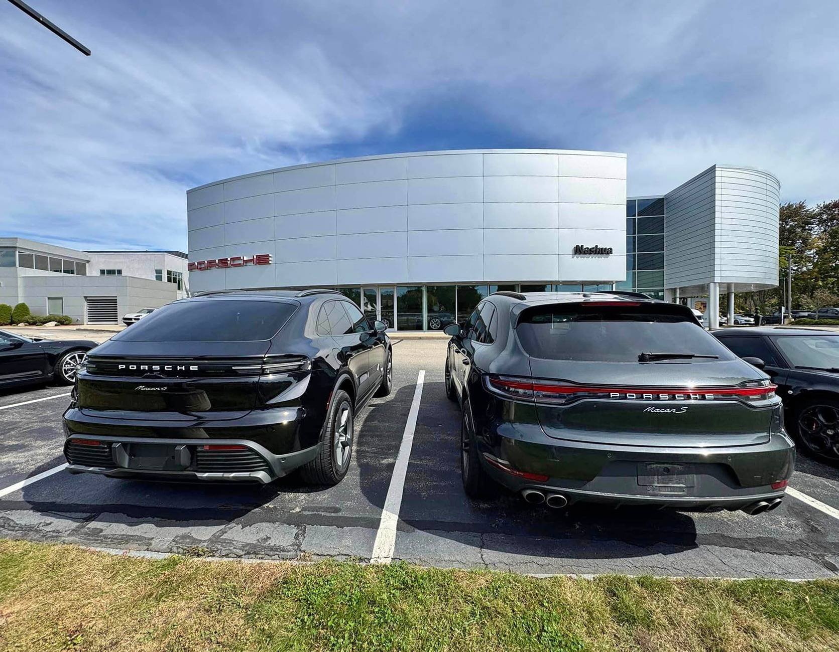 Electric Macan EV BLACK & JET BLACK METALLIC Macan EV Photos Thread 461674171_513644354717221_5970361607501137439_n