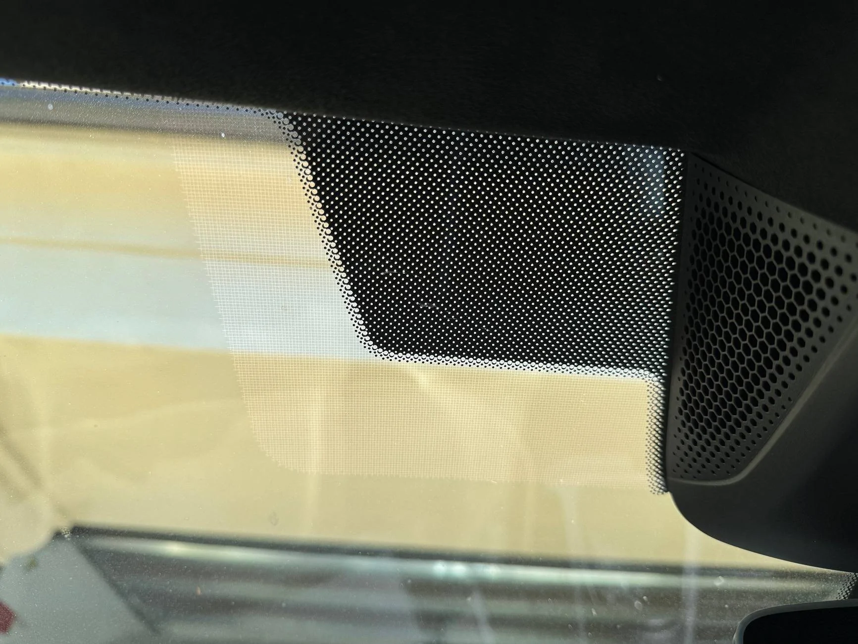 Electric Macan EV Heated Windshield - any photos? IMG_2087