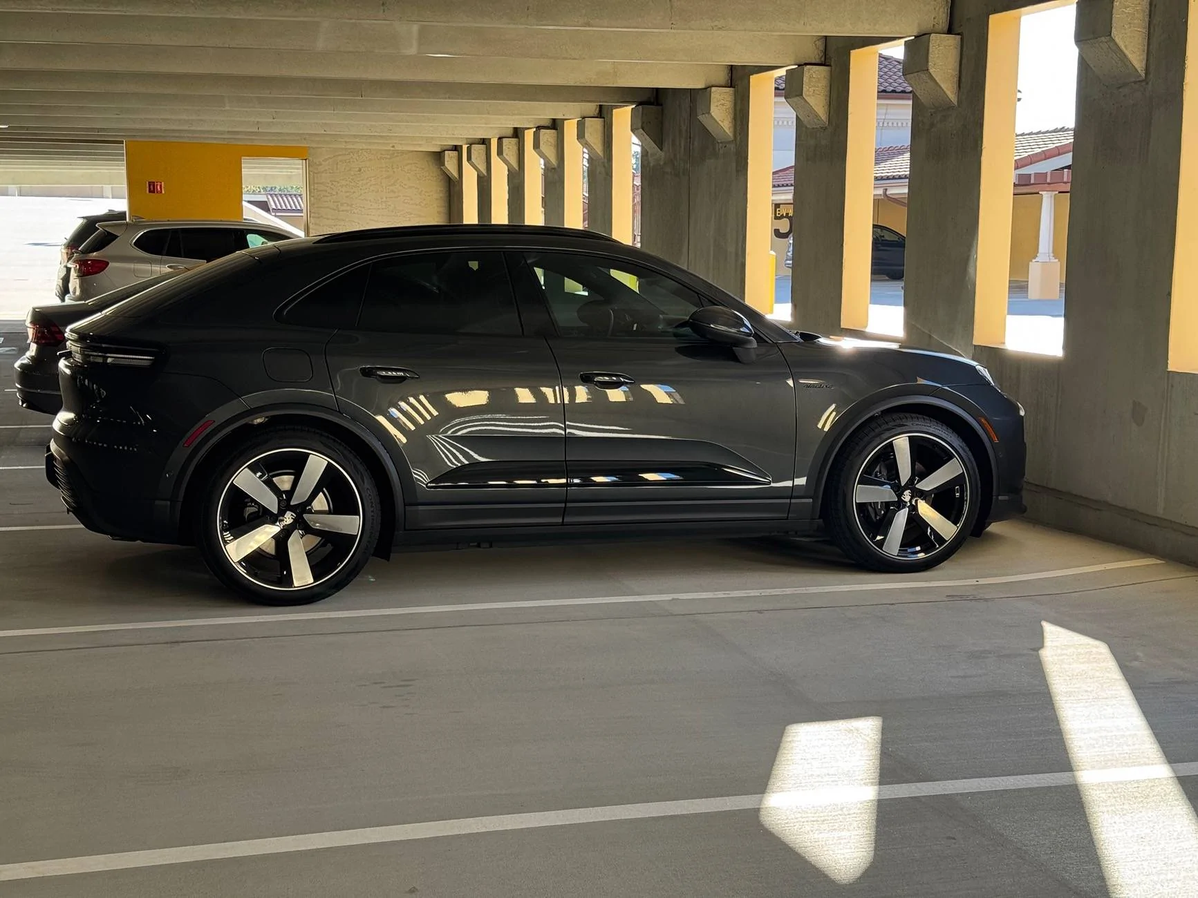 Electric Macan EV VOLCANO GREY Macan EV Photos Thread IMG_5889