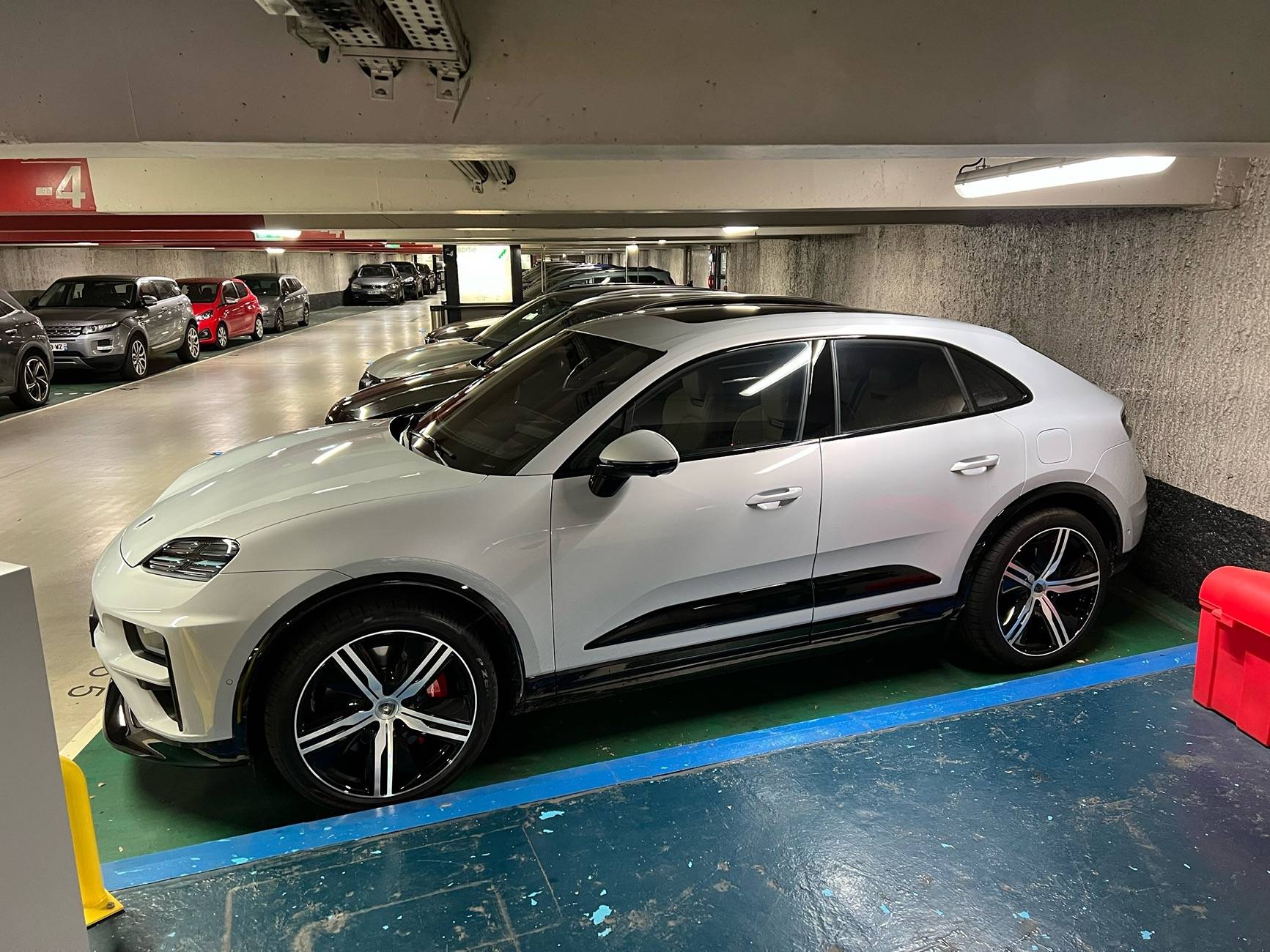 Electric Macan EV Macan EV Turbo Ice Gray Delivered and WOW 🤩 IMG_6202