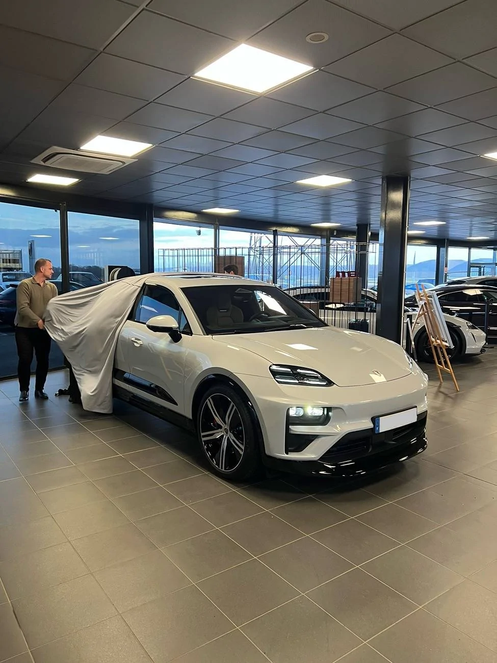 Electric Macan EV Macan EV Turbo Ice Gray Delivered and WOW 🤩 IMG_6190