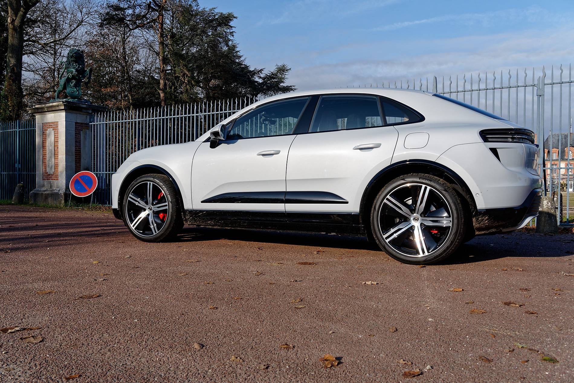 Electric Macan EV Random daily Macan EV photos - post yours! 🤳 DSC09312_DxO