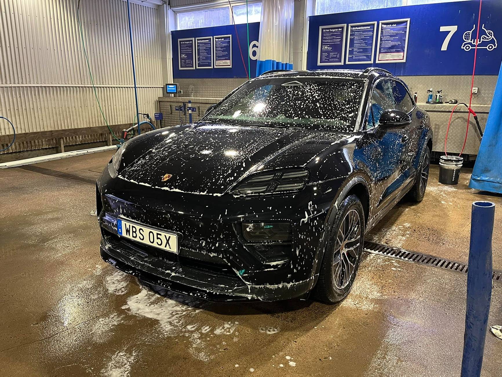 Electric Macan EV BLACK & JET BLACK METALLIC Macan EV Photos Thread 475260603_1300145031312148_2766853082874591151_n